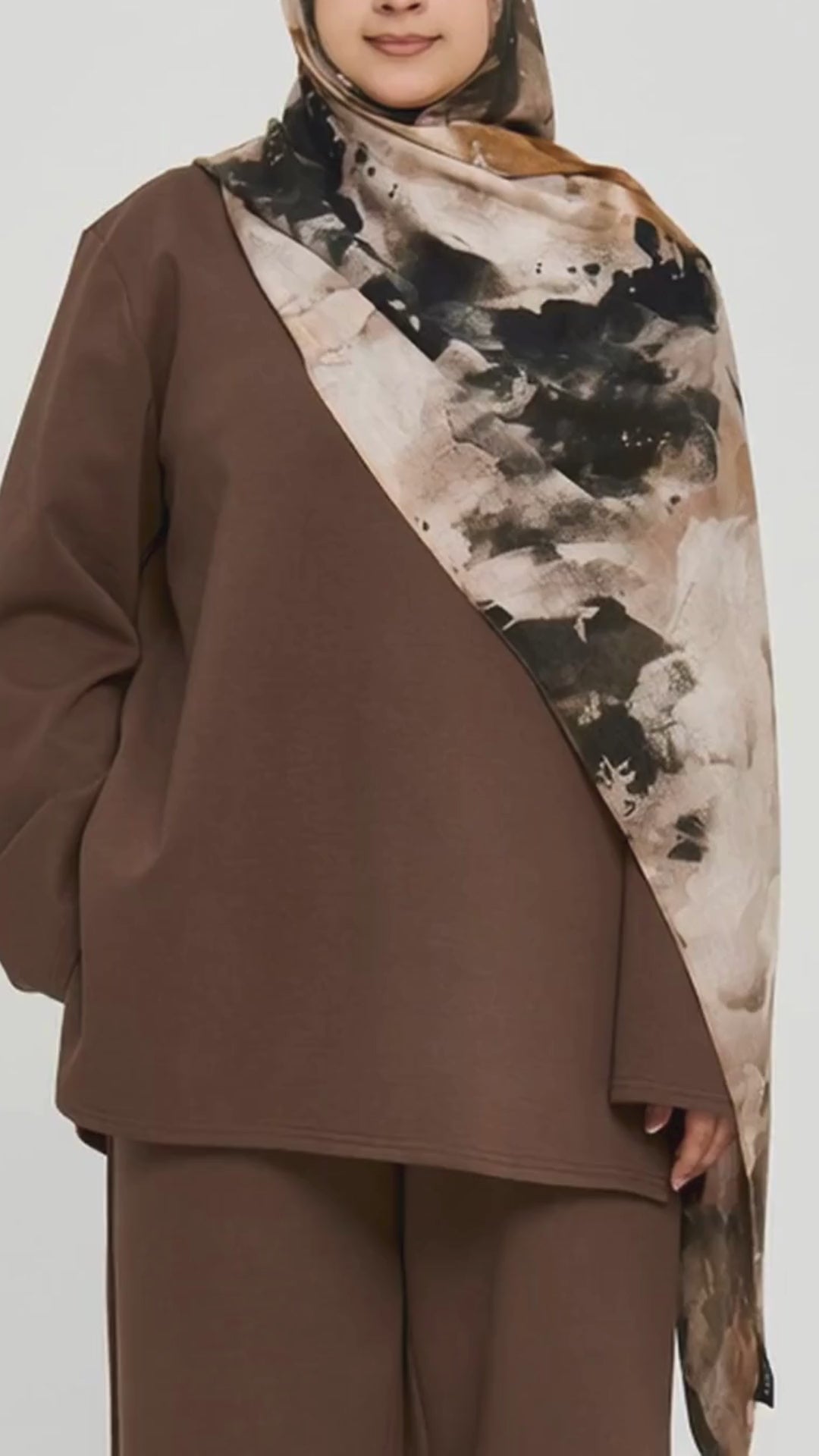 Raha Lounge Top in Java Bean from Momina Hijabs